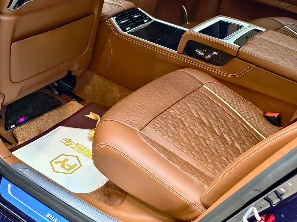 BMW 7 Series 2020 — фото 11