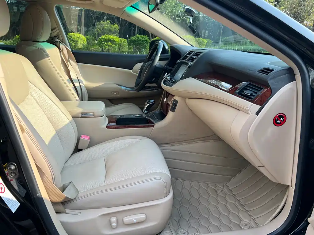 Toyota Crown 2014 — фото 10