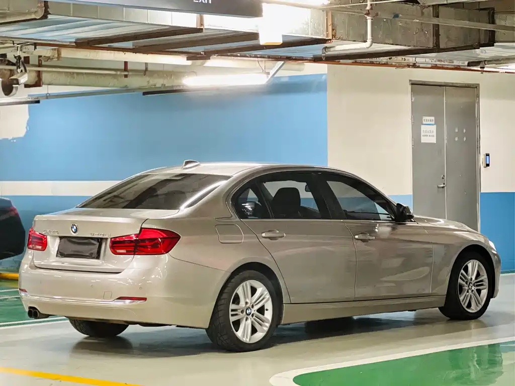 BMW 3 Series 2017 — фото 16
