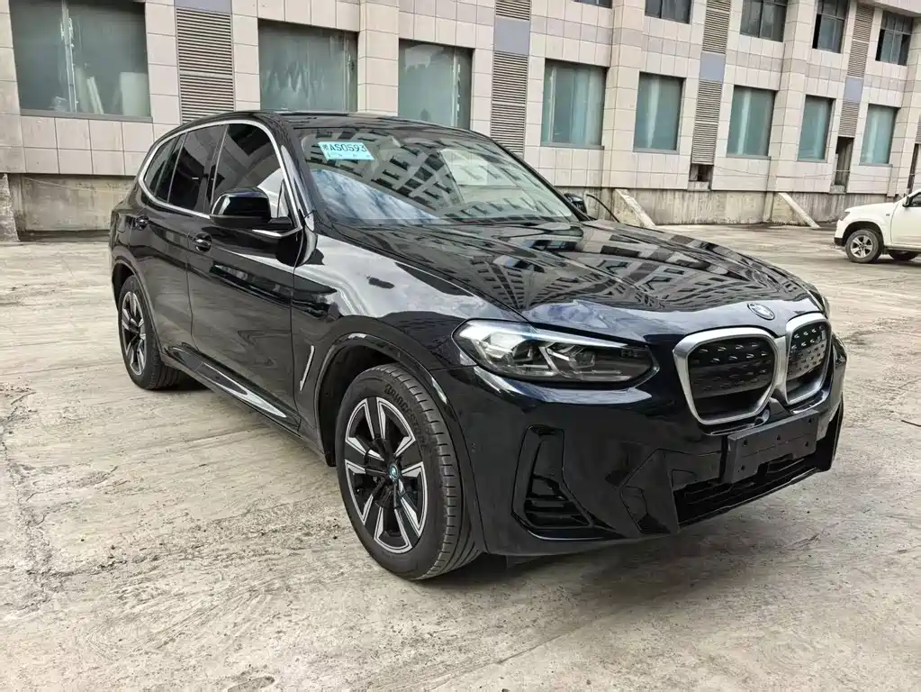 BMW iX3 2025 — фото 3
