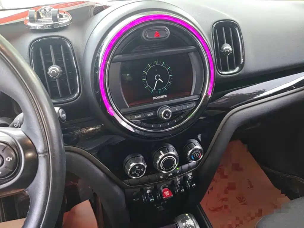 MINI Countryman 2018 — фото 13