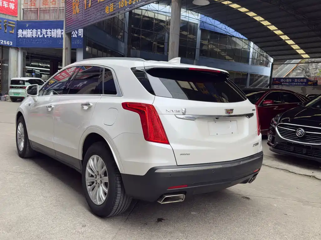 Cadillac XT5 2018 — фото 6