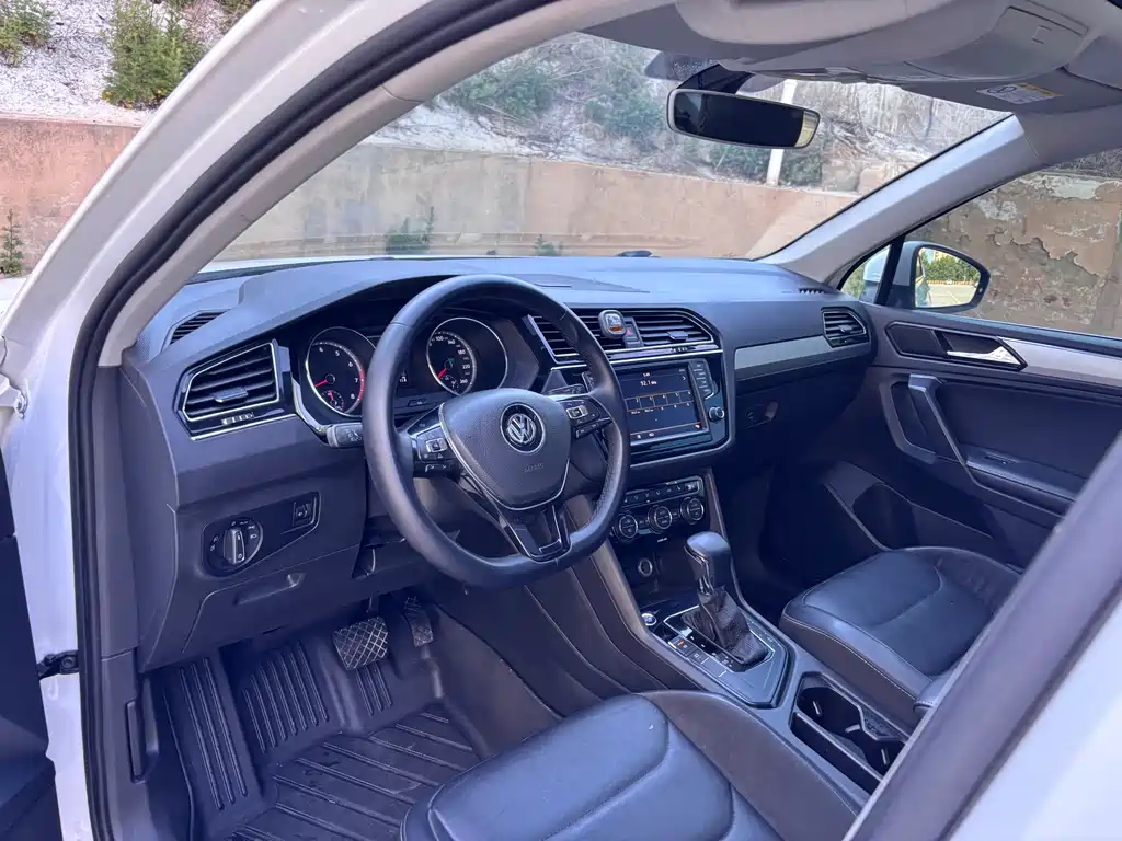Volkswagen Tiguan L 2019 — фото 12