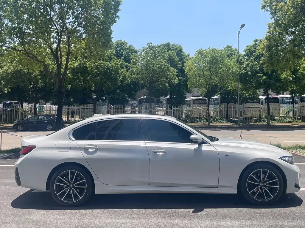 BMW 3 Series 2022