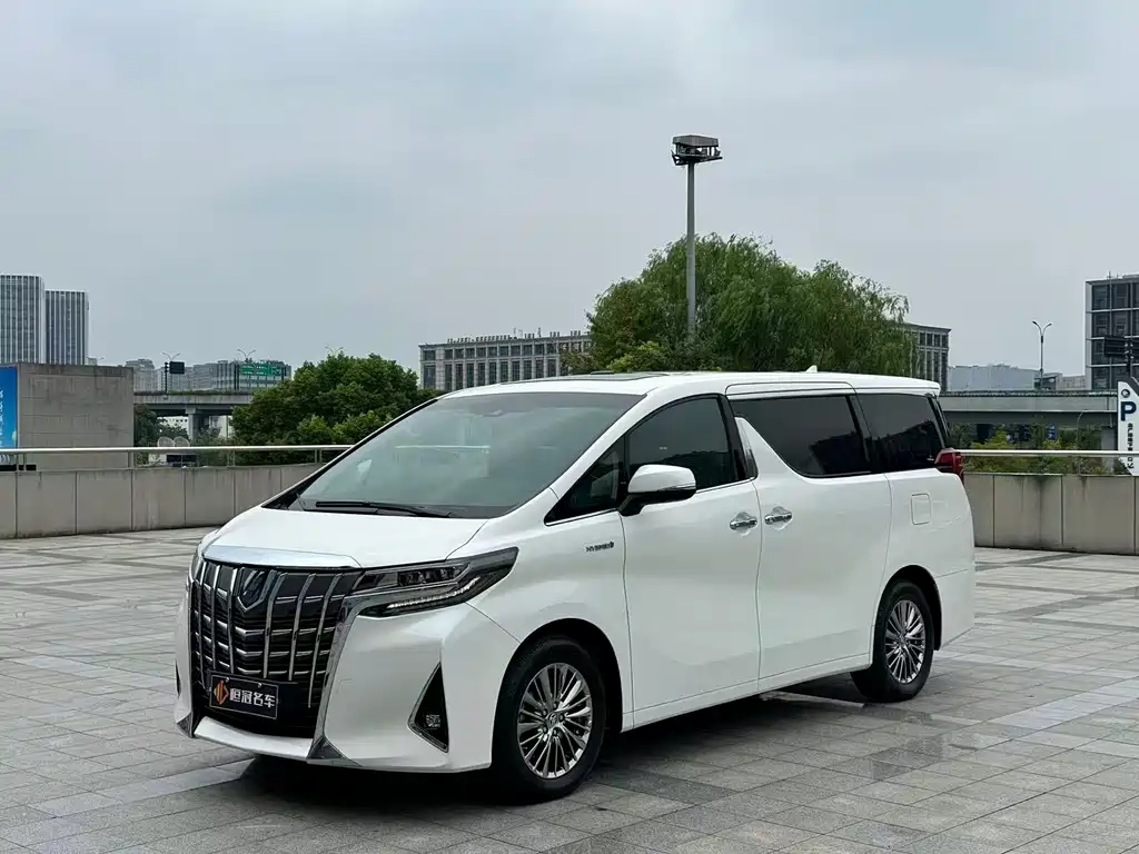 Toyota Alphard 2022 — фото 1