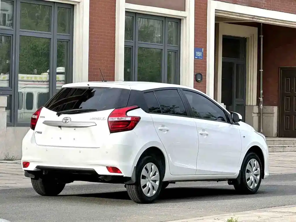 Toyota Yaris L 2022