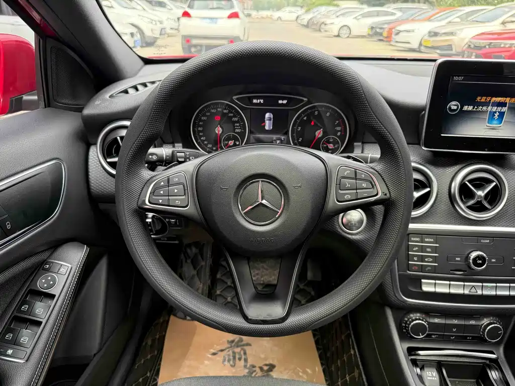 Mercedes-Benz A-Class 2016 — фото 9