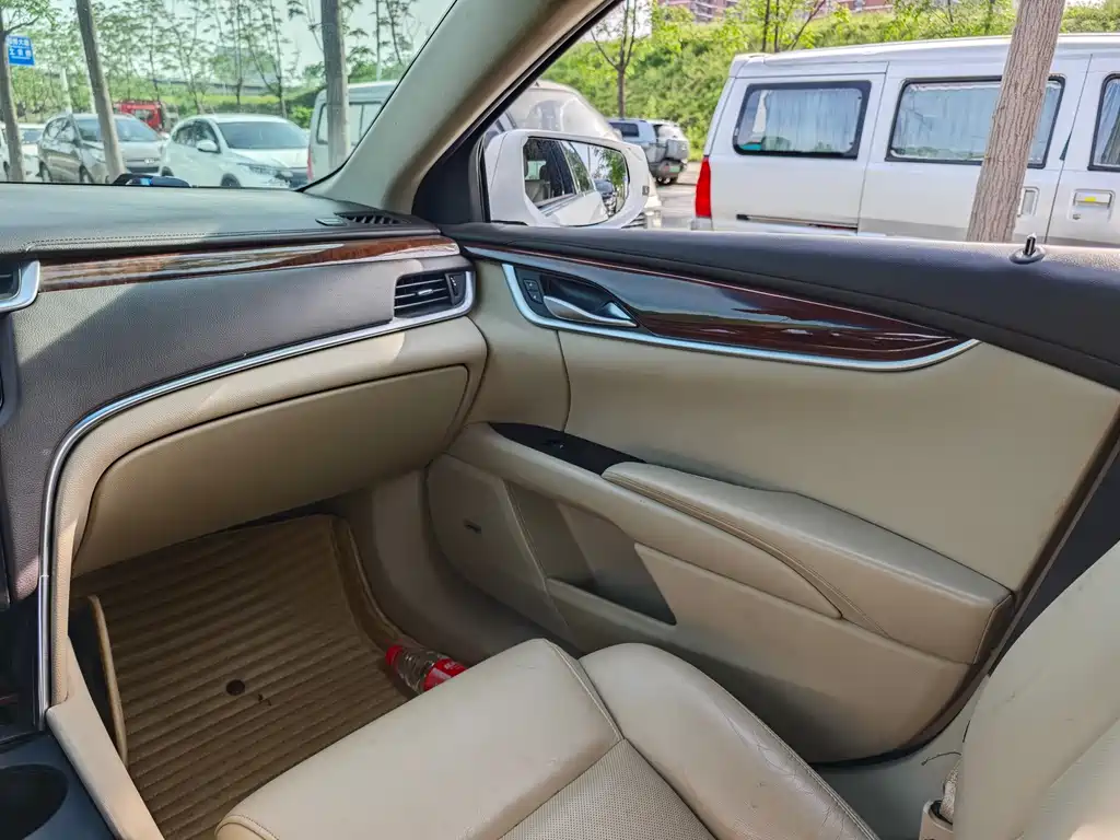 Cadillac XTS 2016 — фото 15