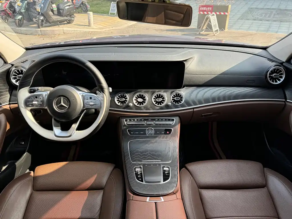Mercedes-Benz E-Class 2019 — фото 8