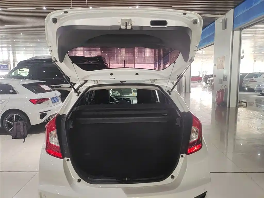 Honda Fit 2018 — фото 19