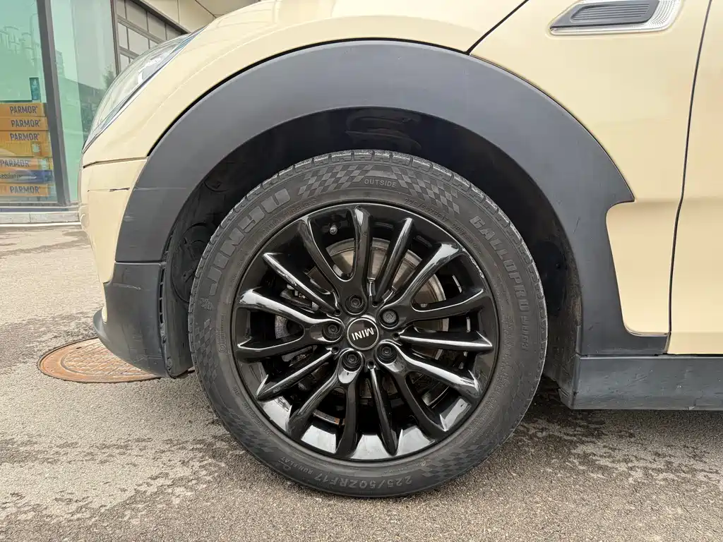MINI Clubman 2018 — фото 19