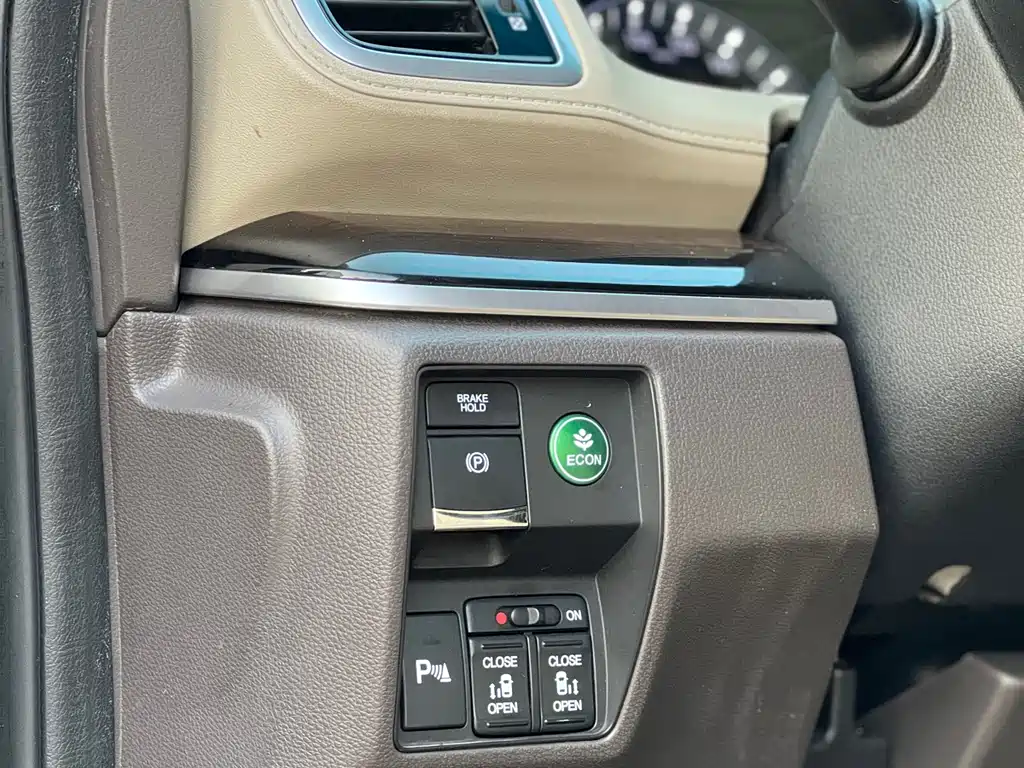 Honda Odyssey 2015 — фото 20