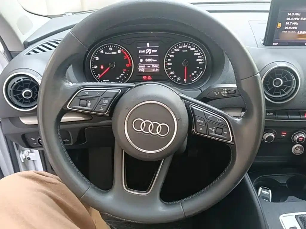 Audi A3 2019 — фото 11