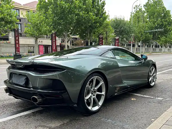 McLaren GT 2021