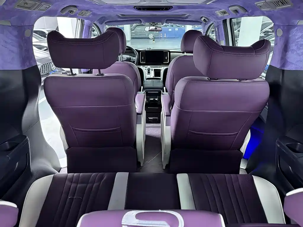 GAC Motor Trumpchi M8 2022 — фото 9