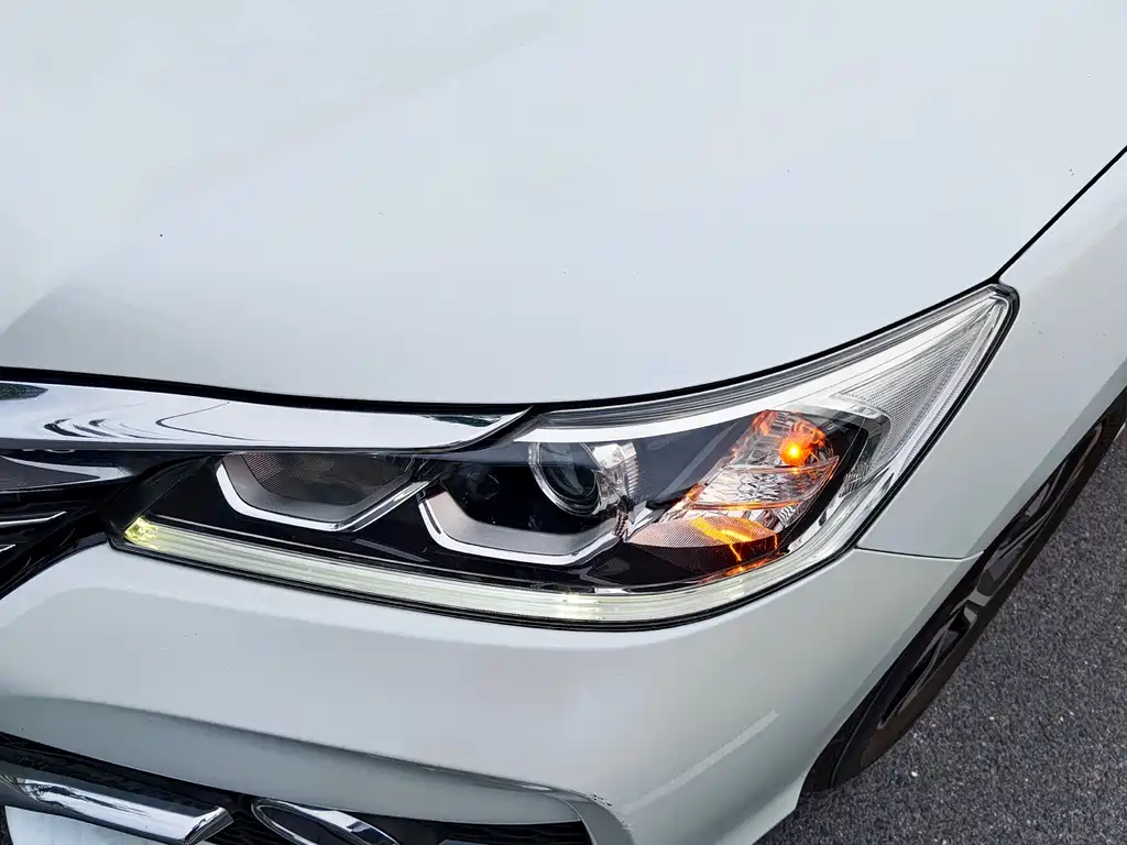 Honda Accord 2017 — фото 18