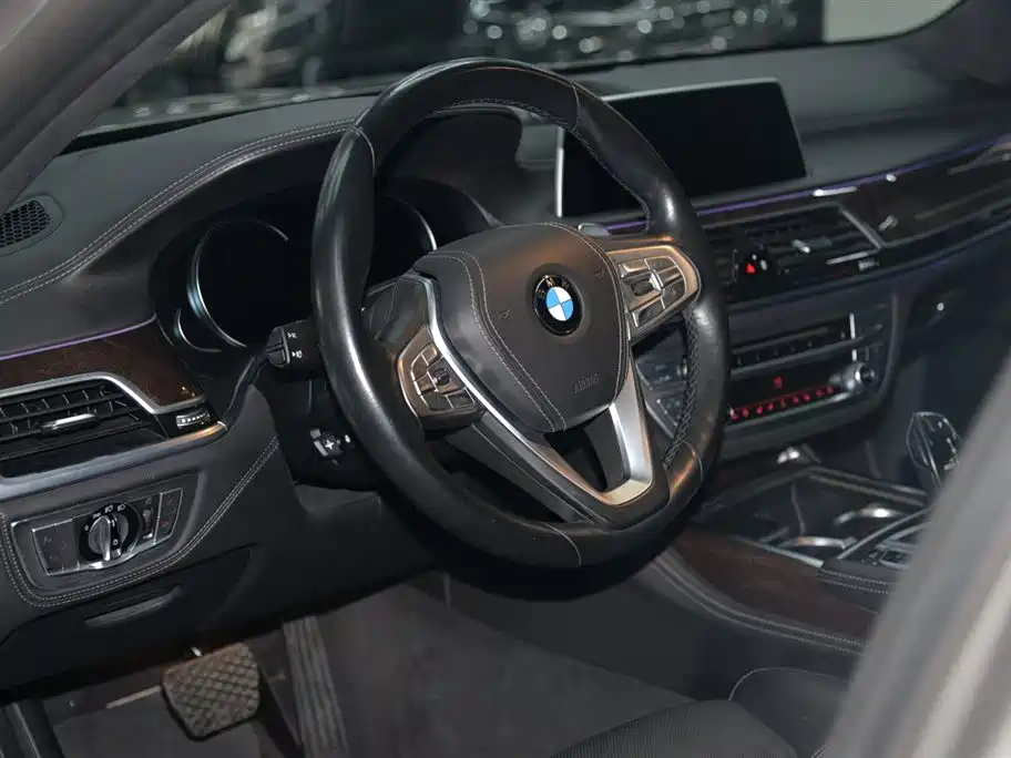 BMW 7 Series 2016 — фото 5