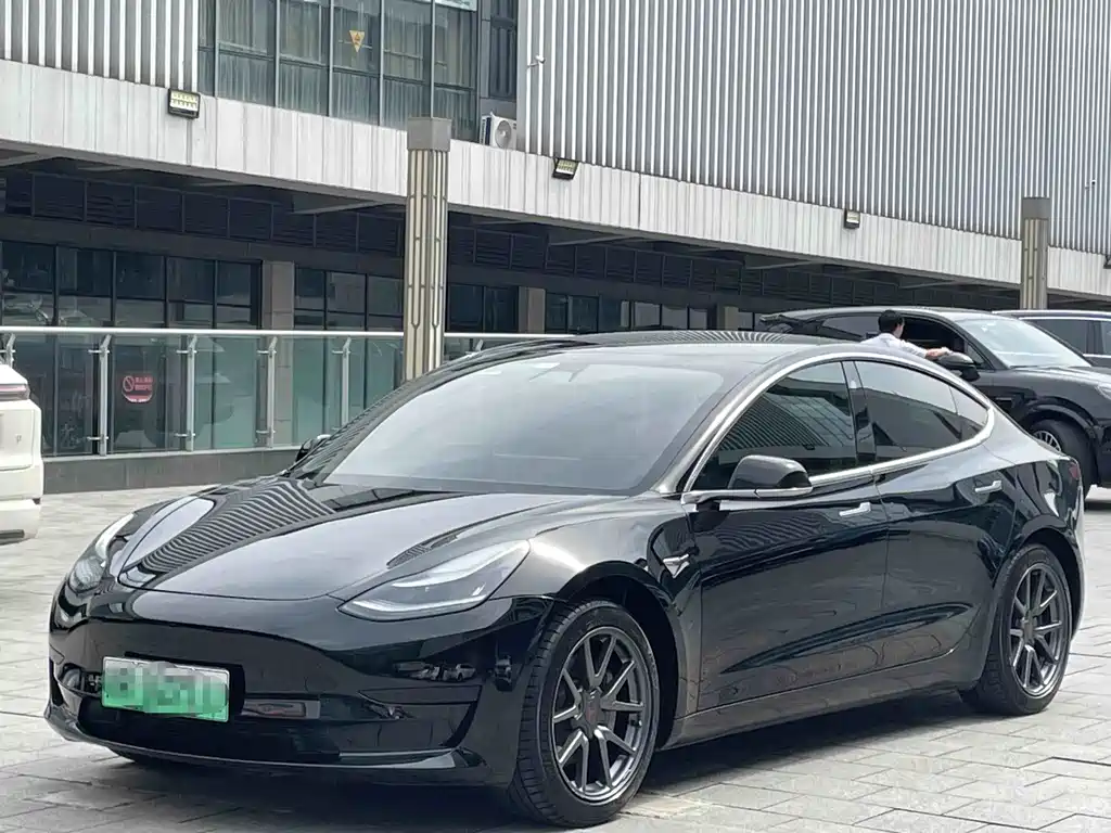 Tesla Model 3 2020