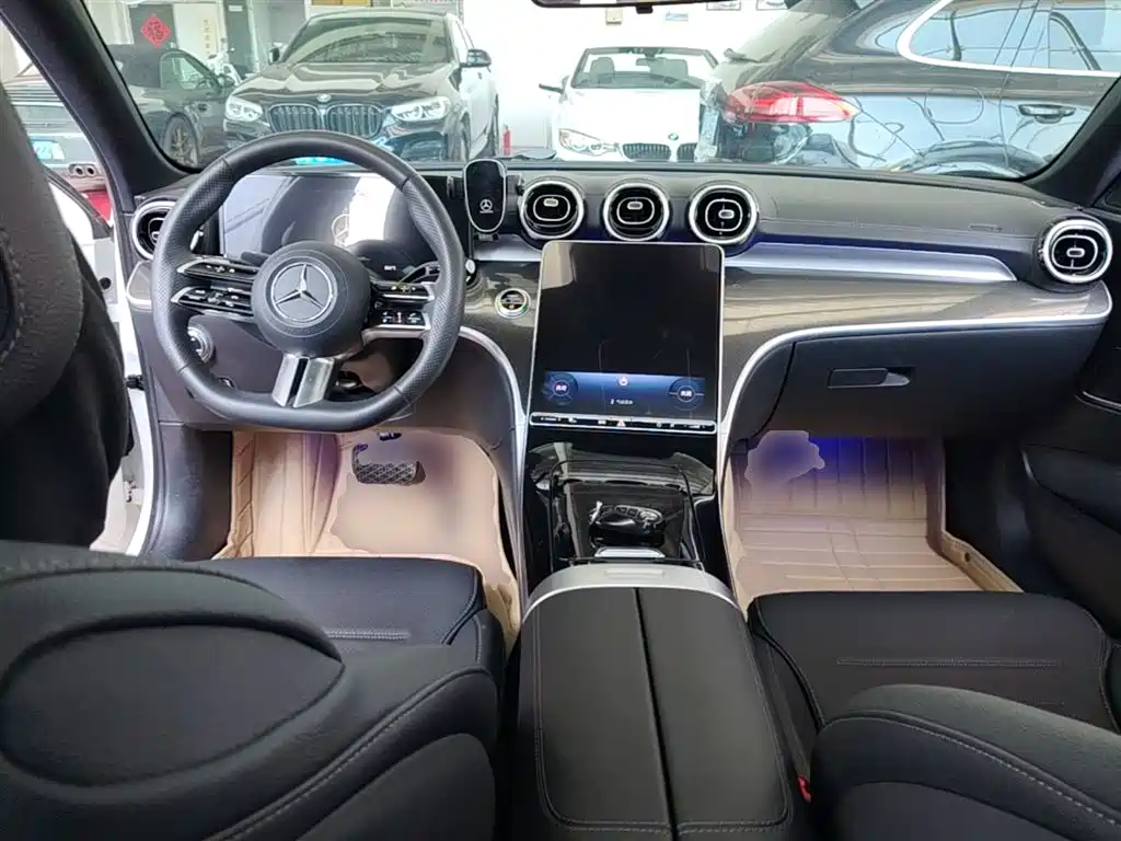 Mercedes-Benz C-Class 2023 — фото 10