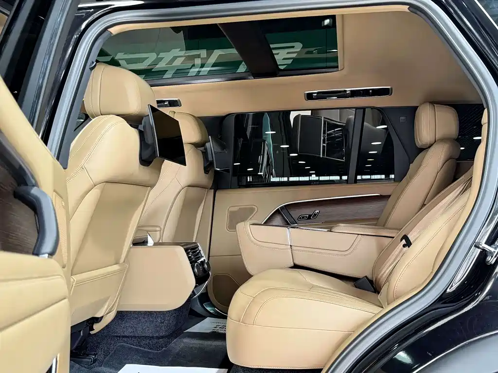 Land Rover Range Rover 2024 — фото 11