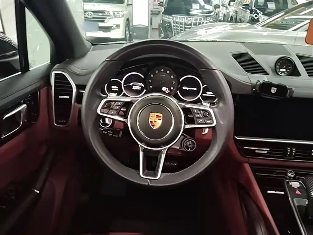 Porsche Cayenne 2021 — фото 11