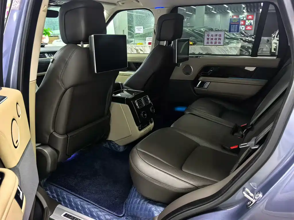 Land Rover Range Rover 2021 — фото 17
