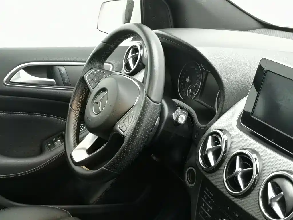 Mercedes-Benz B-Class 2016 — фото 22