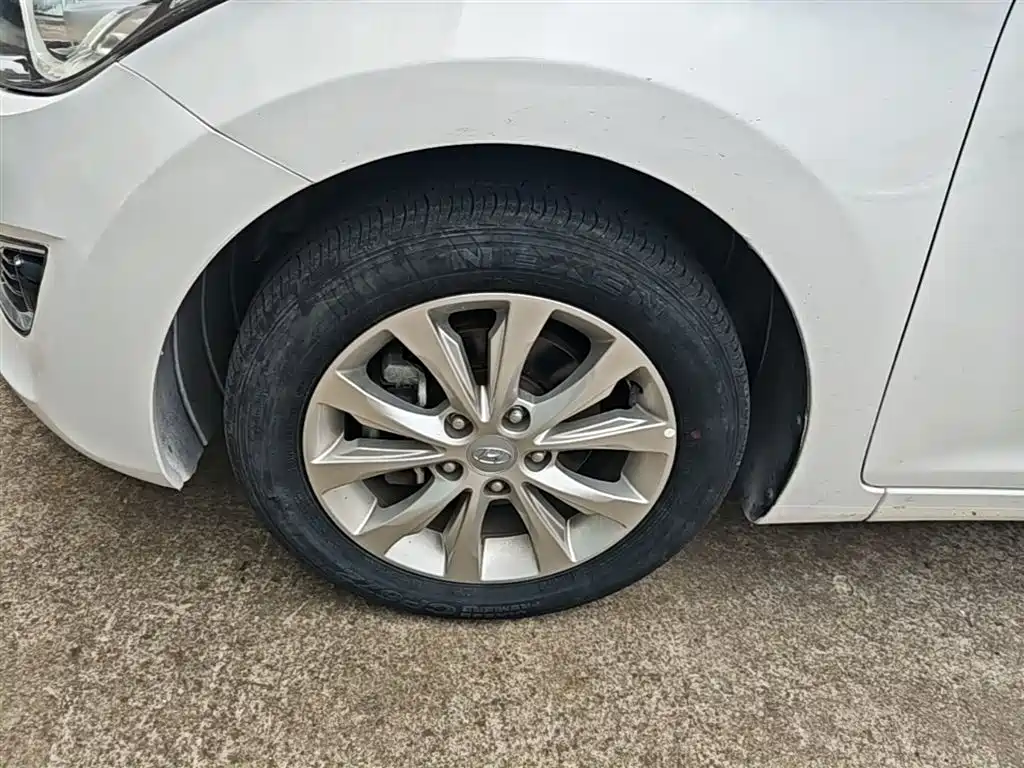 Hyundai Elantra Langdong 2016 — фото 23