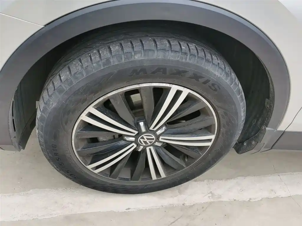 Volkswagen Tiguan L 2021 — фото 23
