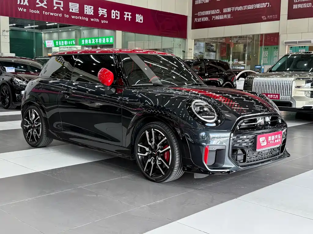MINI JCW 2026 — фото 3
