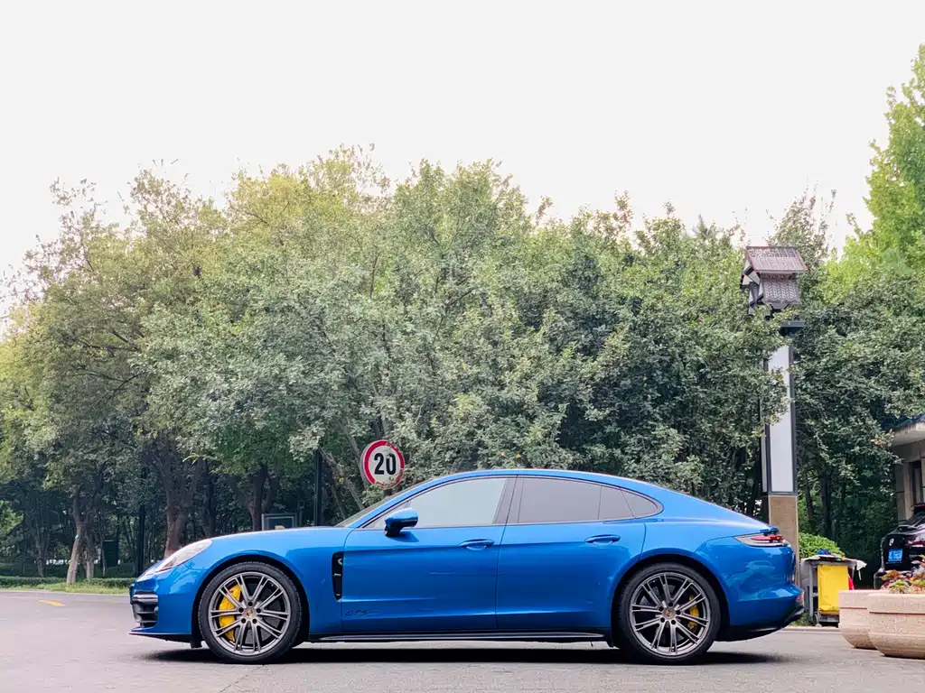 Porsche Panamera 2019 — фото 12