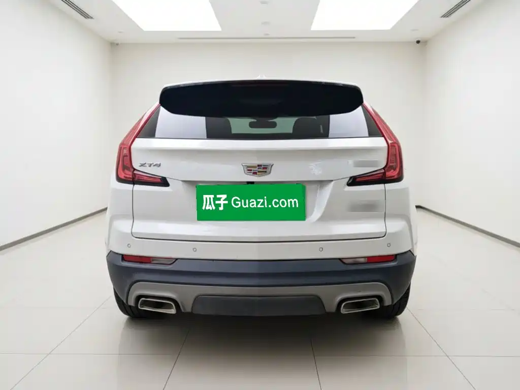 Cadillac XT4 2023 — фото 3