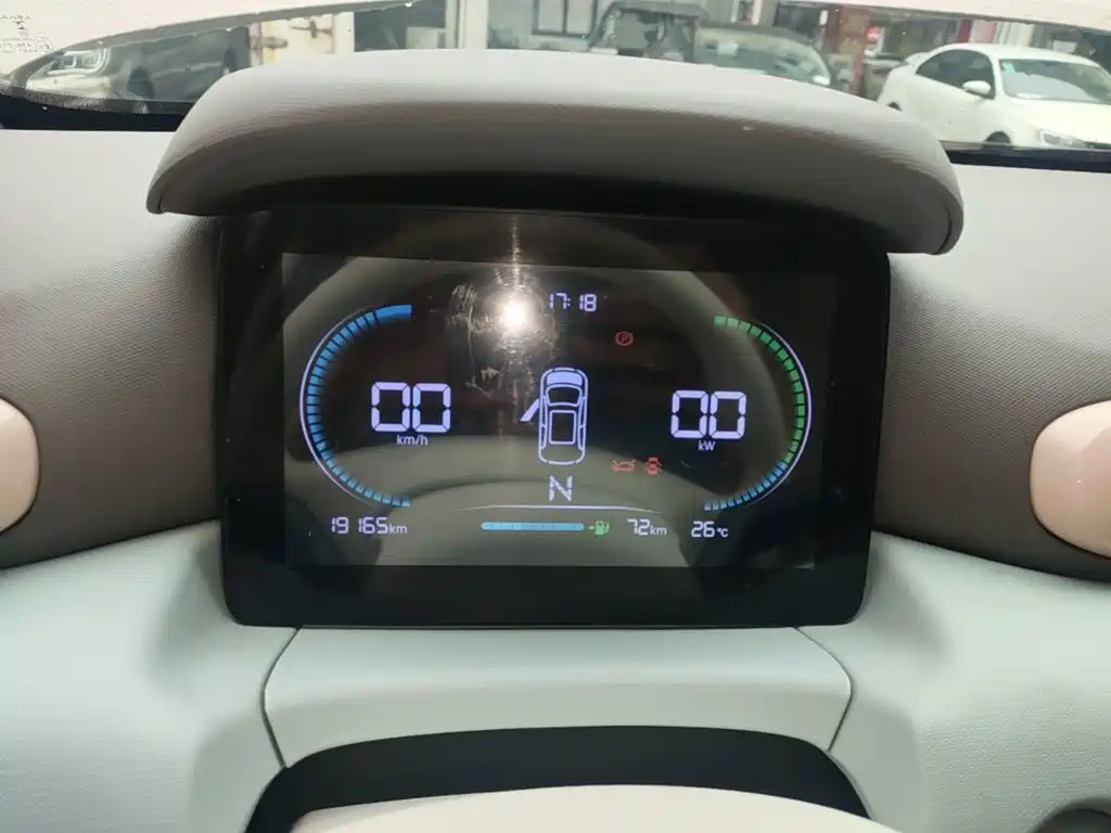 Leapmotor Zero Running T03 2024 — фото 12