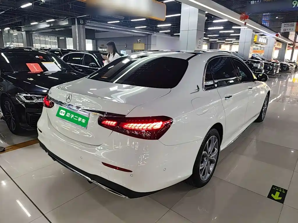 Mercedes-Benz E-Class 2023 — фото 7