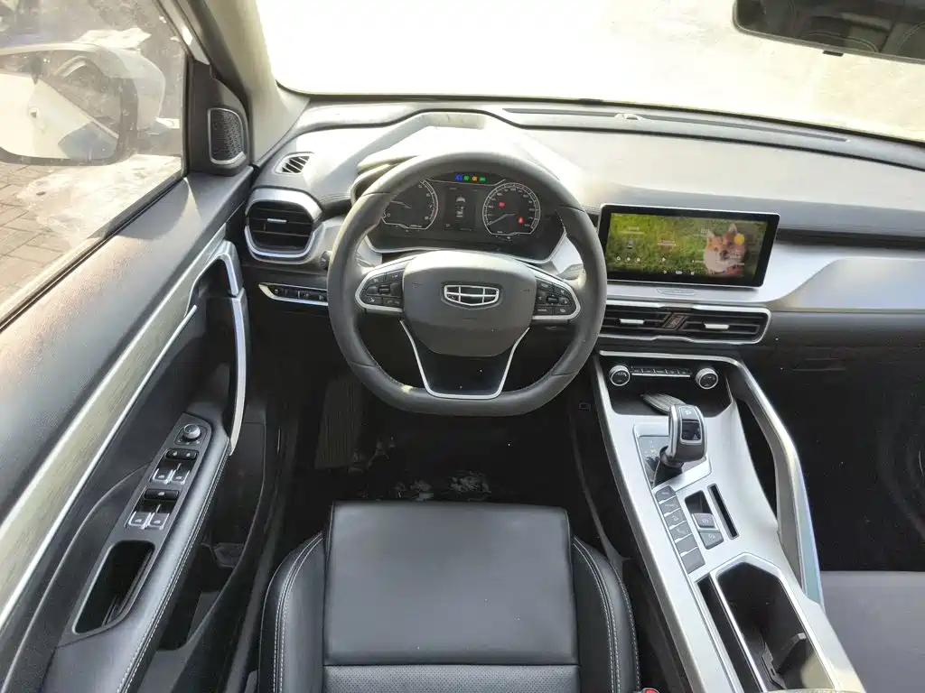 Geely Binyue 2020 — фото 7