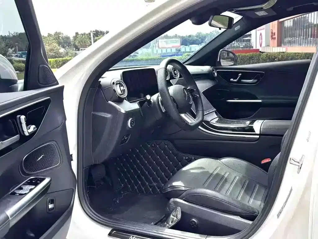 Mercedes-Benz C-Class 2023 — фото 5