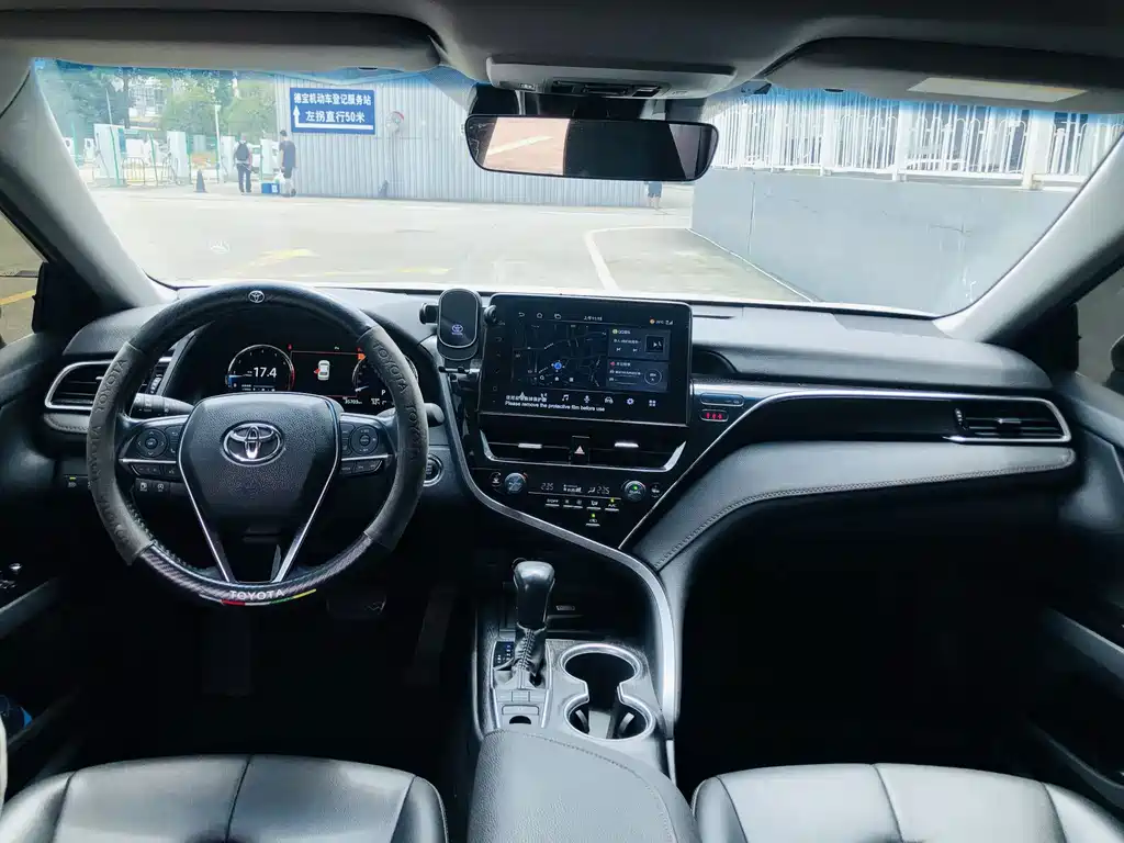 Toyota Camry 2024 — фото 13