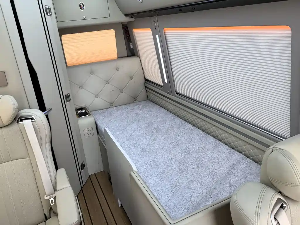 Toyota Coaster 2023 — фото 11