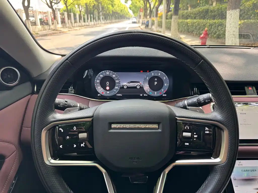 Land Rover Evoque 2024 — фото 10