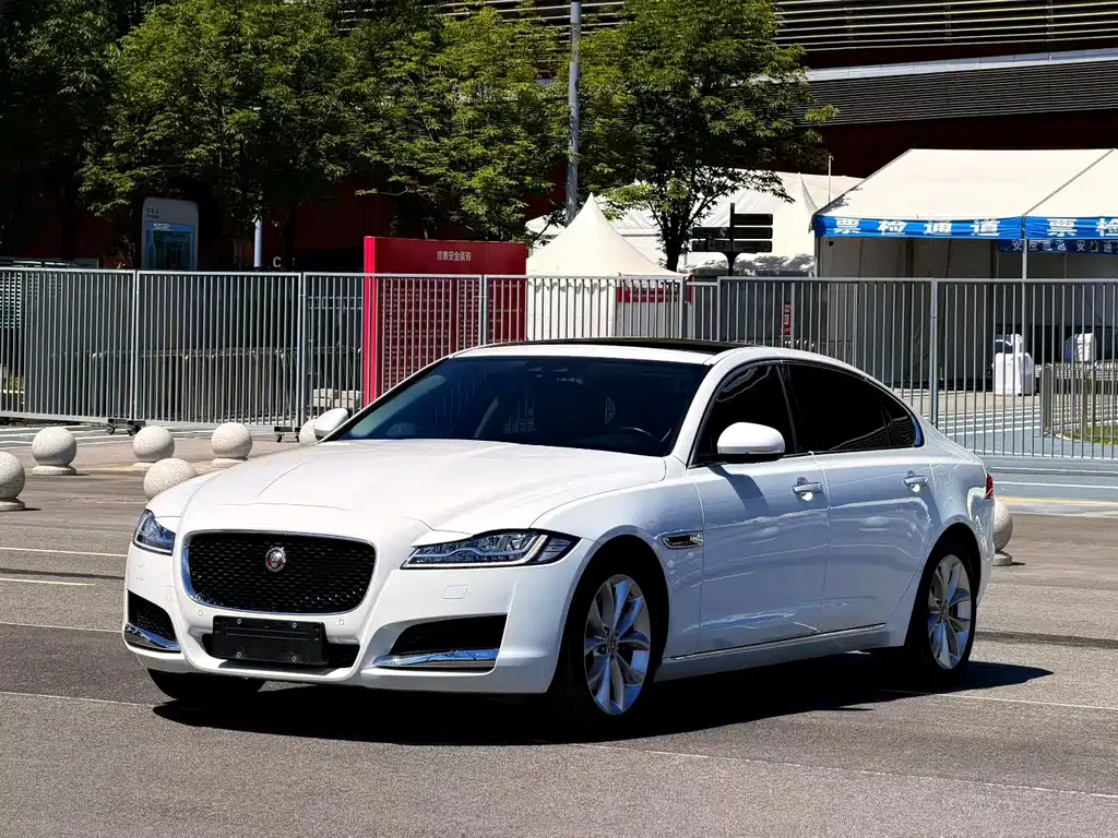 Jaguar XFL 2019