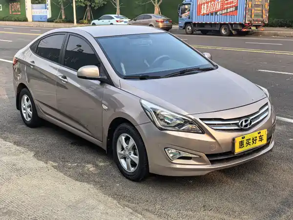 Hyundai Accent 2014