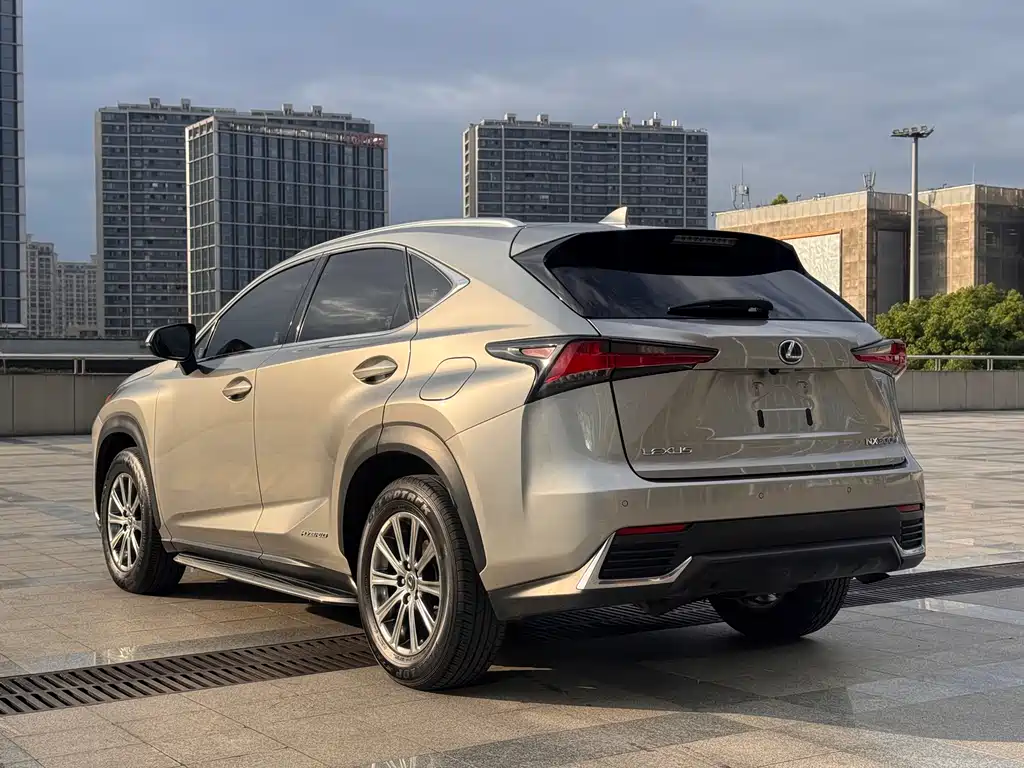 Lexus NX 2021 — фото 7