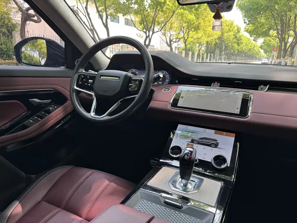 Land Rover Evoque 2024 — фото 13