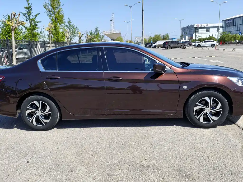 Honda Accord 2016 — фото 4