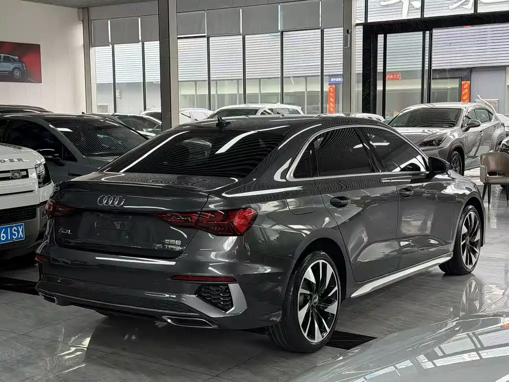 Audi A3 2023 — фото 12