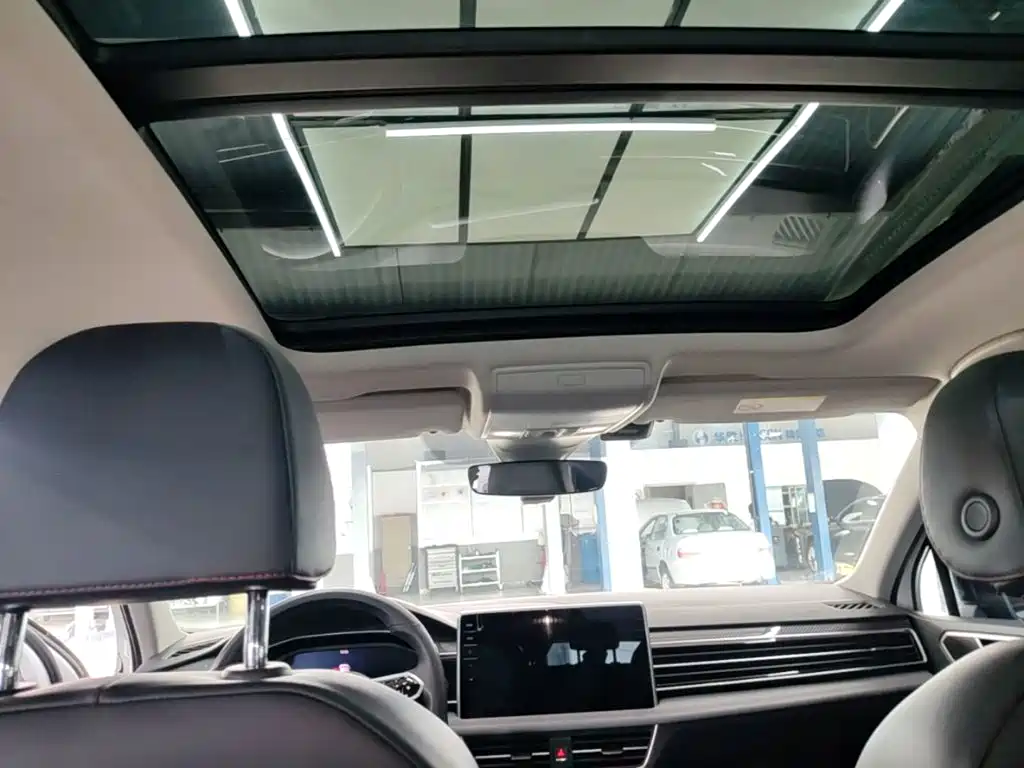 Volkswagen Tiguan X 2023 — фото 18