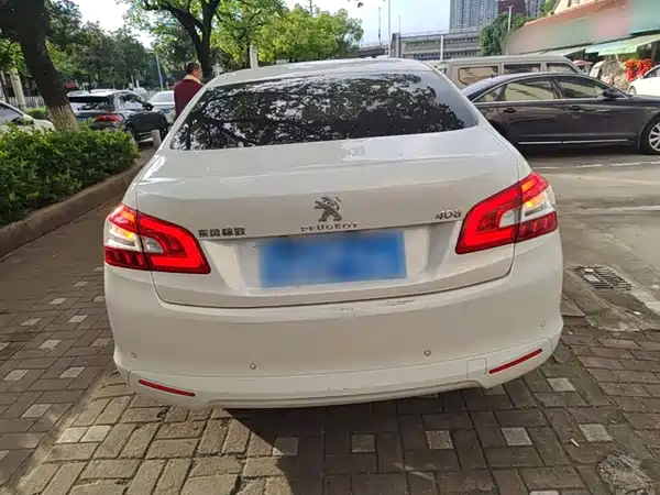 Peugeot 408 2015