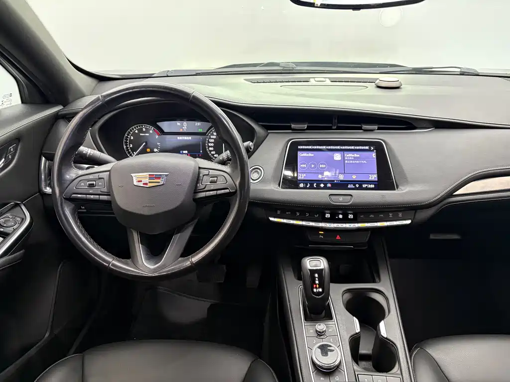 Cadillac XT4 2019 — фото 12