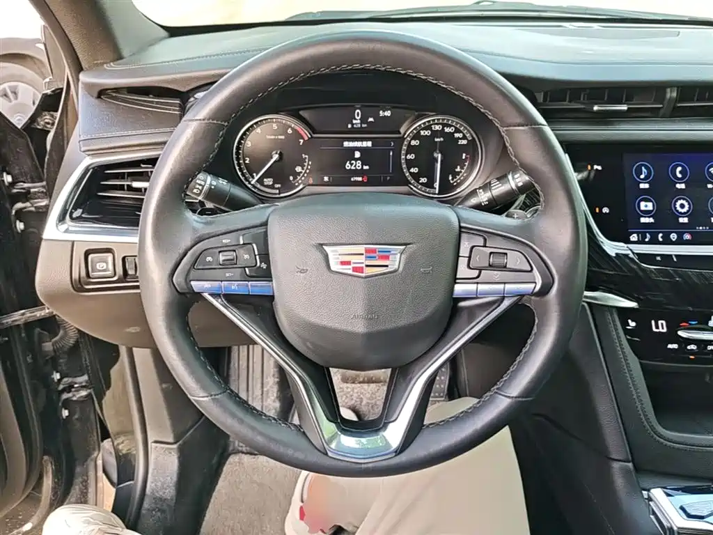 Cadillac XT6 2022 — фото 11