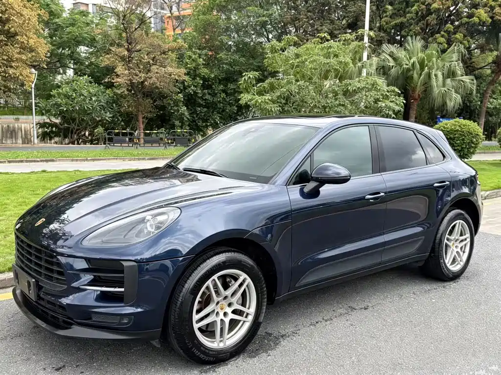 Porsche Macan 2019 — фото 1